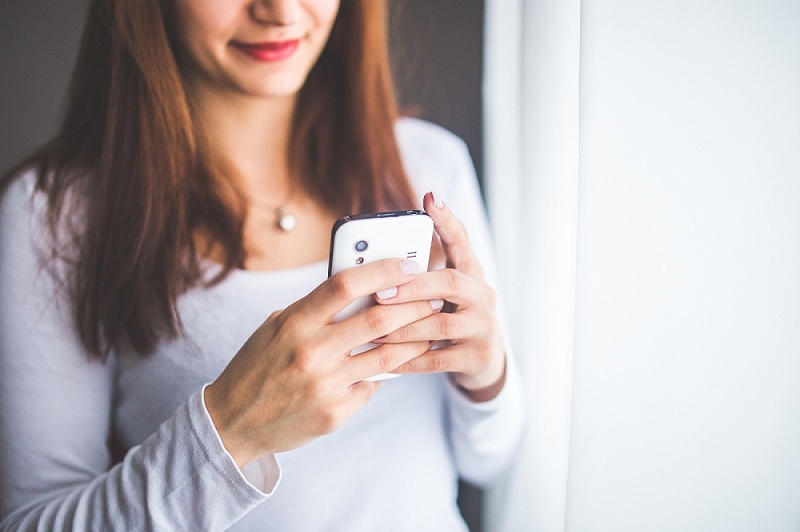 woman-smartphone-girl-technology2